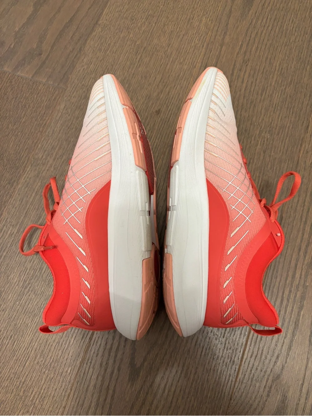 LikeNew Fitflop Women's Coral and White Knit Lace-Up Athletic Shoes